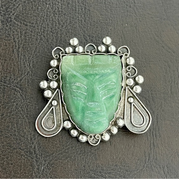 Vintage Mexican 900 silver carved jade warrior head brooch - Picture 5 of 10